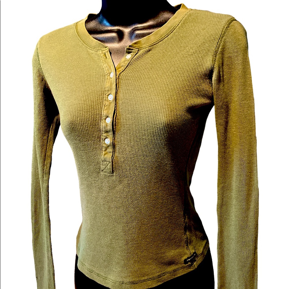 Abercrombie & Fitch Ribbed Knit Henley Long-Sleeve Top